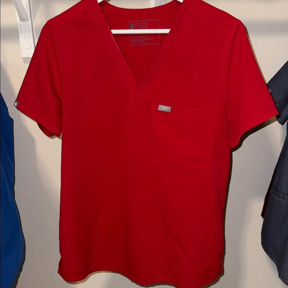 Figs women’s scrubs set